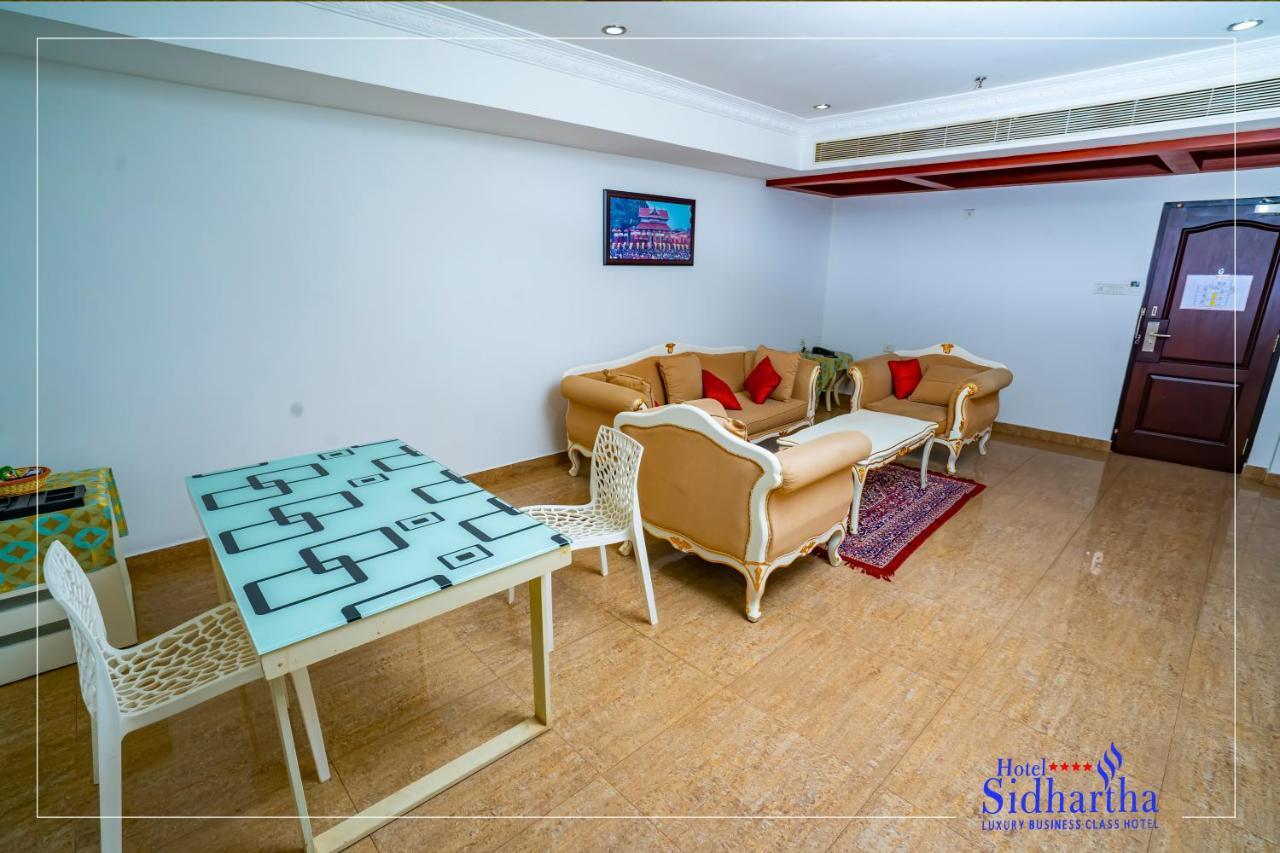 Hotel Sidhartha Chalakudy Kizhake Chālakudi Exterior foto
