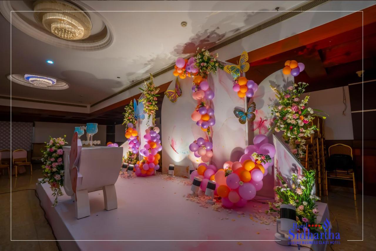 Hotel Sidhartha Chalakudy Kizhake Chālakudi Exterior foto