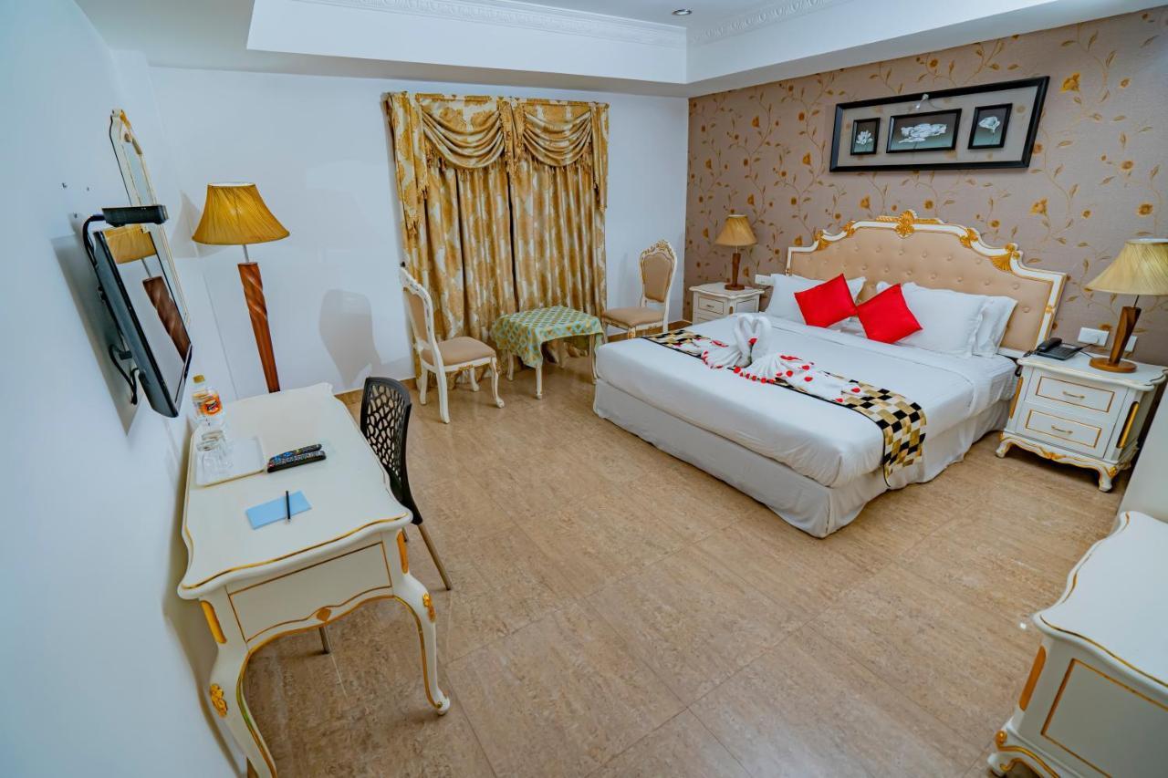 Hotel Sidhartha Chalakudy Kizhake Chālakudi Exterior foto