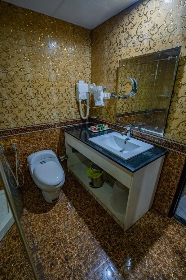 Hotel Sidhartha Chalakudy Kizhake Chālakudi Exterior foto